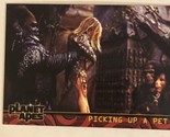 Planet Of The Apes Trading Card 2001 #35 Picking Up A Pet - $1.97