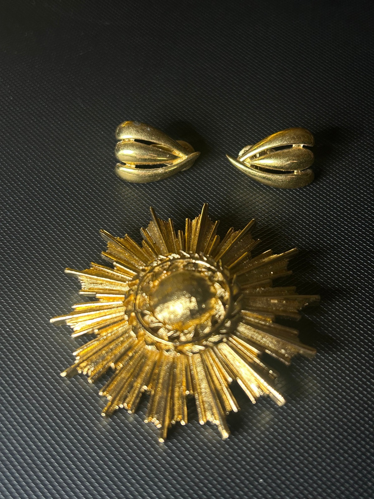 1960s Monet GoldTone Sunburst Brooch/Pendant and Clip On Earrings  - £35.05 GBP