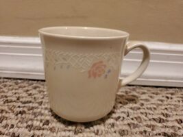 Corning Pink/Blue Flower Pattern 8oz Coffee Mug, Microwavable - $128.22 MXN