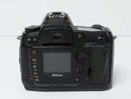 Nikon D70 6.1MP Digital SLR Camera - Black (Body Only) image 4