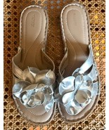 SONOMA Sandals Woman’s Size 8.5 Silver Floral Slip-On Slide Flats Shoes - £10.98 GBP