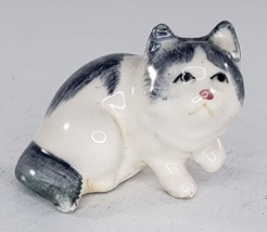 Blue White Cat Miniature Figurine Paw Up Maine Coon - £17.37 GBP