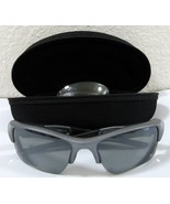 Oakley Gray Flak Sunglasses with Extra Lenses and Case - $7,464.16 MXN