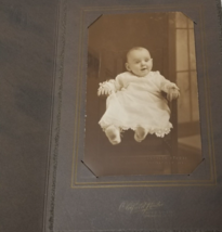 Cherubic Joy: Classic 1910s Infant Portrait by Oldfield Studio, Springfield, IL - £9.12 GBP