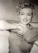 Marilyn Monroe Pin-up Poster Pretty Smile Candid Shot!! - £7.88 GBP