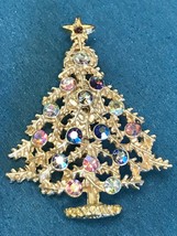 Vintage Brushed Goldtone Feather Branchy Christmas Tree Pin Brooch w Differed - £16.05 GBP