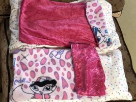 Bratz Doll Pattern Set of 2 Pillow Beds and Blankets - $11.88