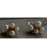 Nice Gold Tone Imitation Pearl Clip On Earrings, VERY GOOD CONDITION - $282.52 MXN