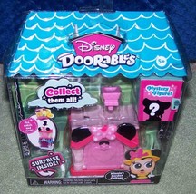 Disney Doorables &quot;Minnie&#39;s Garden Cottage&quot; Mini Display Set  New - £7.89 GBP