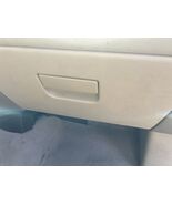 F150      2006 Glove Box 104886599 - €87,11 EUR