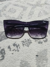 Quay- Black Come Thru Cat Eye Sunglasses Black Women Great Condition - $29.08