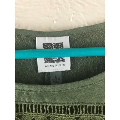 AK Anne Klein Knit Top Olive Green Size Large EUC Short Sleeve Cut-Out Front Item image 3