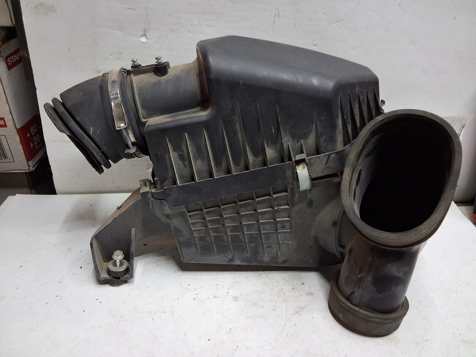 11 12 13 14 15 16 17 Honda Odyssey air cleaner box OEM - $79.19