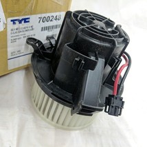 TYC 700248 Fits Mercedes-Bens 08-11 C Class 10-12 E Class Blower Motor w... - $1,155.08 MXN