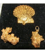 VINTAGE SCALLOP SEA SHELL+2 GOLD CLUSTERS- 24K GOLD ELECTRO-PLATED PENDA... - $4.95