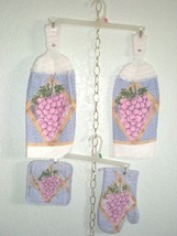 NeW 4 pc Kitchen Set, 2 hanging crochet top towels and pot holders Grapes - £8.68 GBP