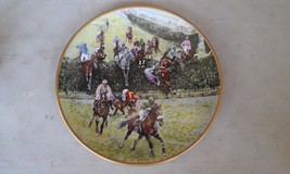 7RR18 Royal Albert England Decorative Plate &quot;The Grand National&quot; 1982, Vgc - £14.49 GBP