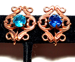 Vintage Gold Color and AQUA Rhinestone Clip on earrings - £12.56 GBP
