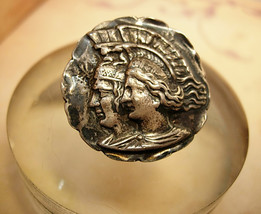 ANtique Love Token sterling brooch King and Queen - £66.45 GBP