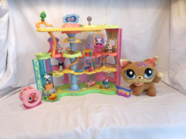 LPS Littlest Pet Shop Round and Round Pet Town Playset + Plush Dogs + Pets +  - £38.78 GBP