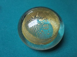 Gold Dust Round Paperweight 3 1/2&quot; Diam X 2&quot; Tall[Ppegt*] - £36.49 GBP