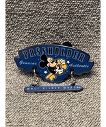 DISNEY WDW 2002 PASSHOLDER EXCLUSIVE MICKEY MOUSE DANGLE PIN KG - $29.88 CAD