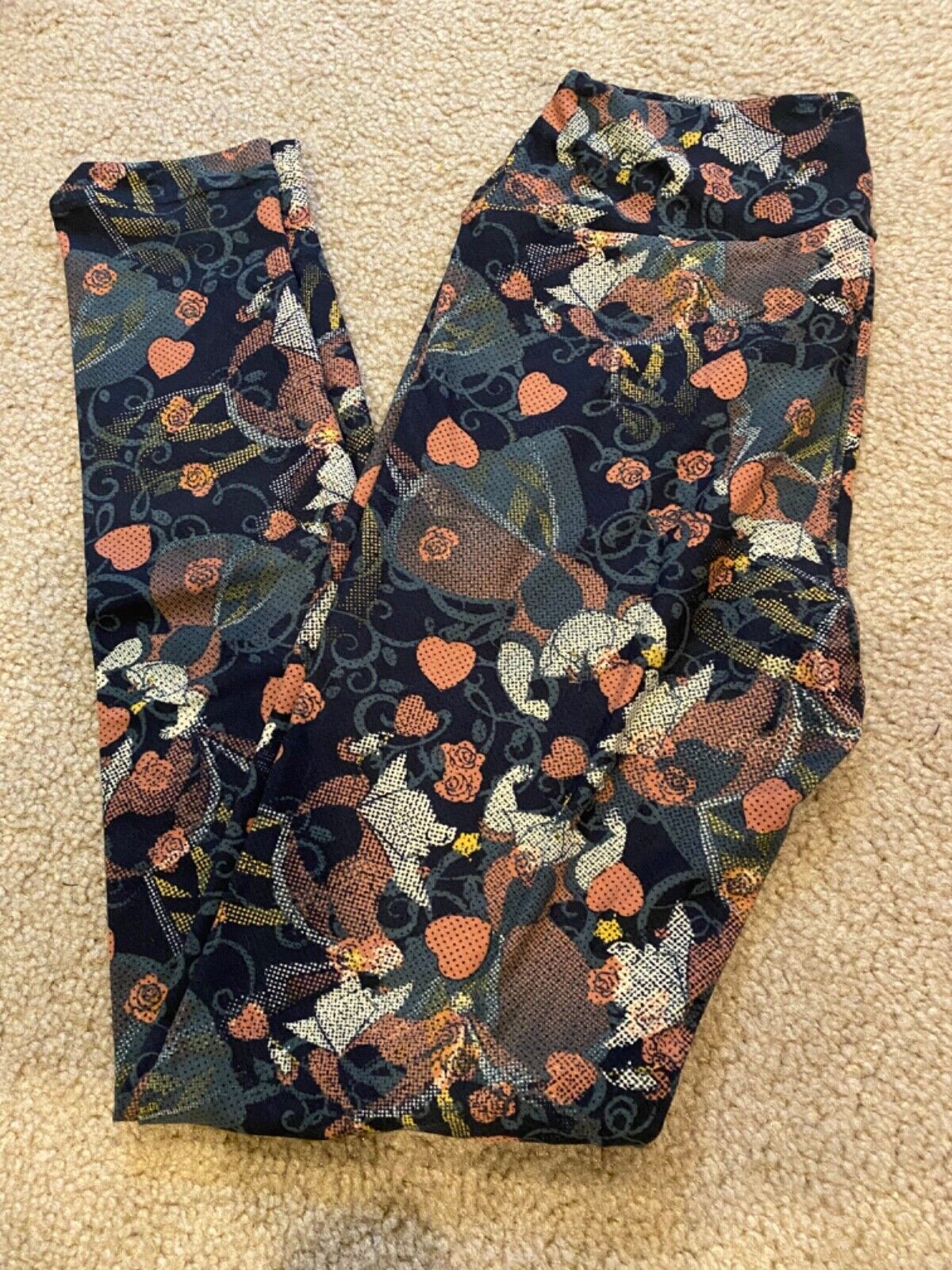 Lularoe Disney OS One Size Leggings Queen of Hearts Alice in Wonderland - $13.99