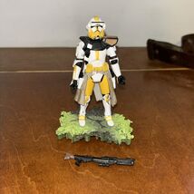 Star Wars CLONE TROOPER 3.75" Figure Betrayal on Felucia 327th Star Corp... - $23.73