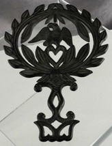 Vintage Virginia Metalcrafters Black Cast Iron Trivet Eagle &amp; Heart 8.75&quot; Long - £12.77 GBP