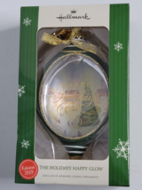 Hallmark Edward Jones 2019 Christmas Ornament Holidays Happy Glow Glass Green - £14.19 GBP
