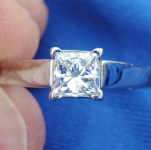 Earth mined Diamond Engagement Ring Princess cut Solitaire 14k White Gold 8.5 - $4,913.68 CAD