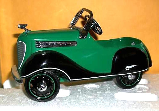 Toy Gift Hallmark Model Auto Toy Kiddie Car Classic Steelcraft Jr Streamliner - $66.49