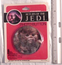 Star Wars Return of the Jedi 1983 EWOK Pin Back Badge Sealed on Card - $19.99