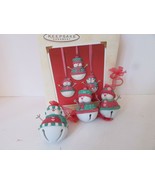 HALLMARK KEEPSAKE ORNAMENT SNOW BELLES PORCELAIN SET OF 3 2002  - €3,35 EUR