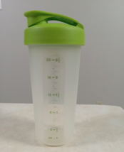 Tupperware 20oz. Quick Shaker Container Blender Hinged Cap Easy Grip - £4.70 GBP