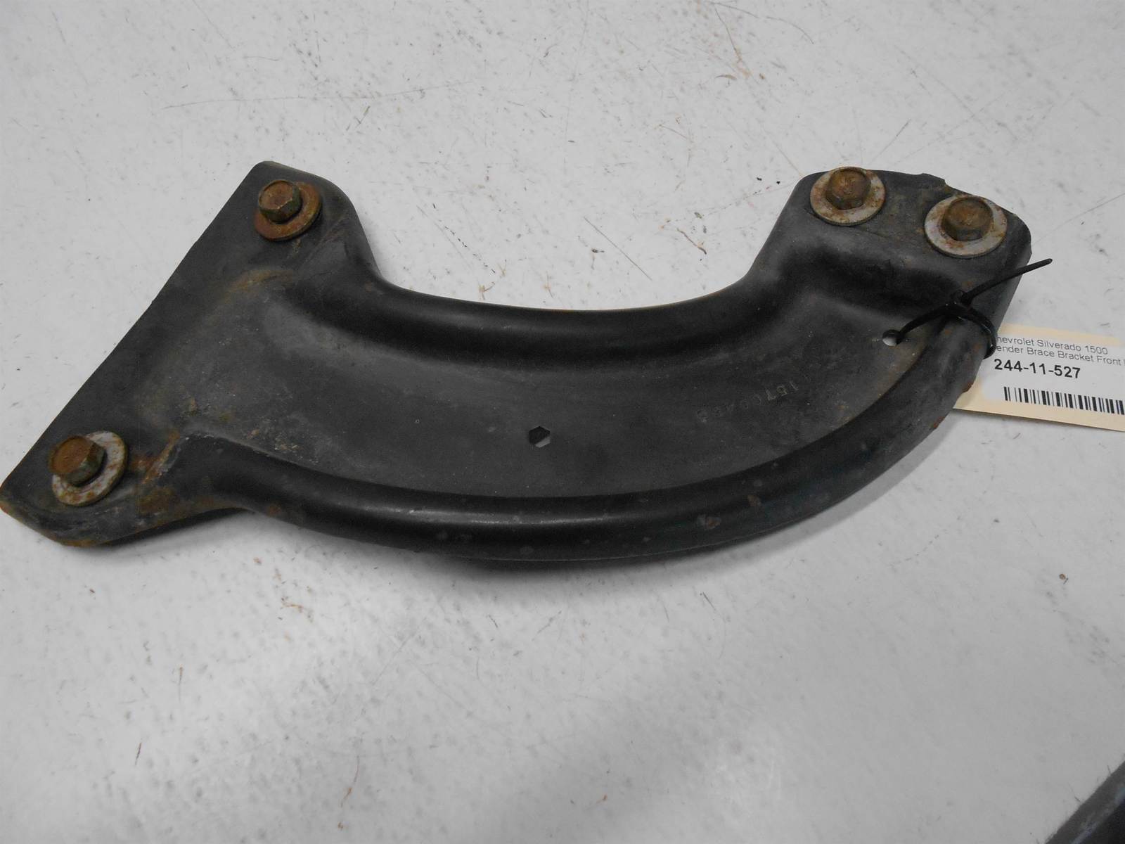 99-07 Chevy Silverado GMC Sierra Left Driver FRONT FENDER BRACKET 15709453 - $23.99