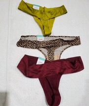 3 Pair Auden Women’s Thongs Small (4-6) Green Tye- Dye, Leopard, Burgandy image 5