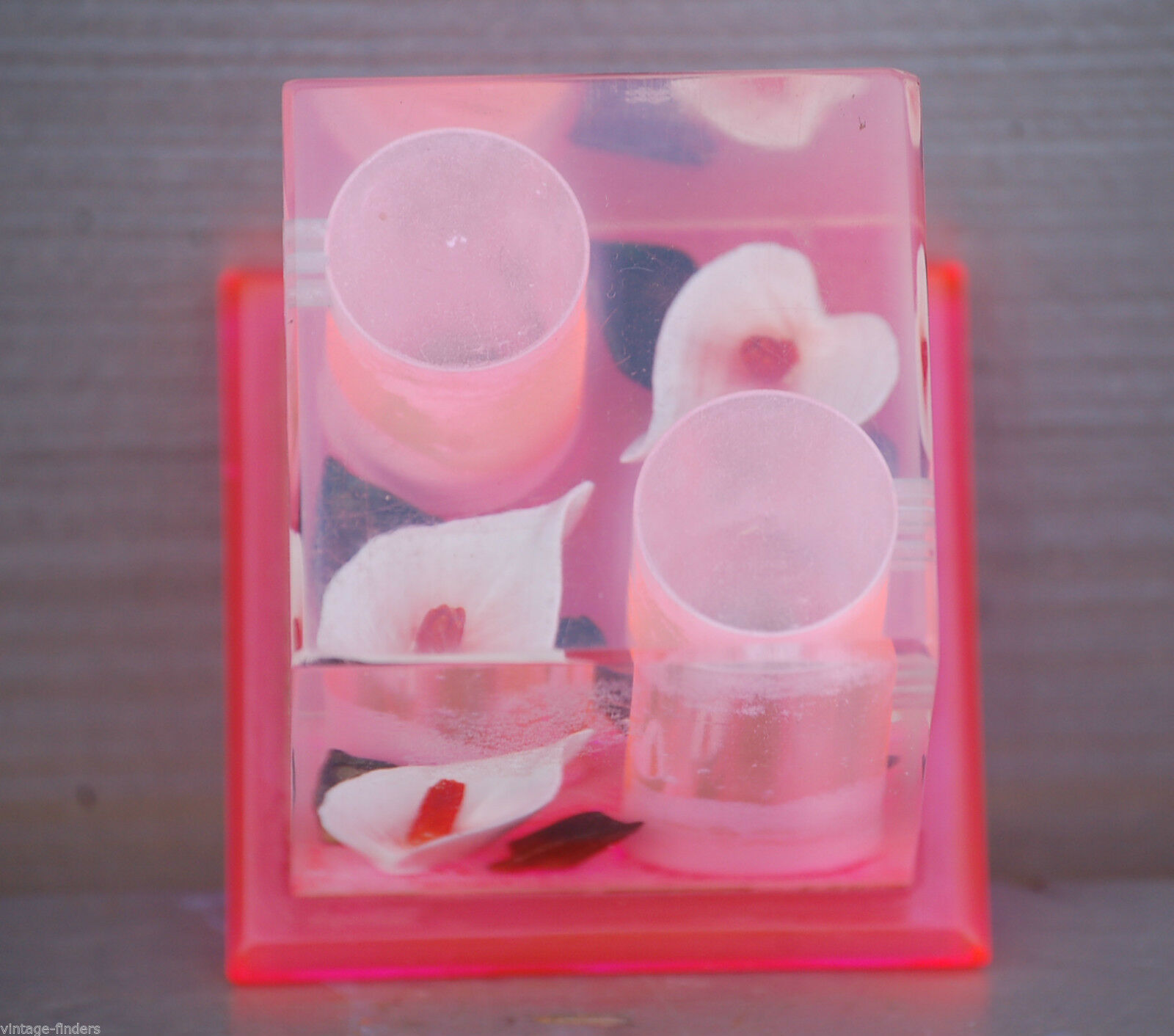 Old Vintage Lucite White Flowers Salt &amp; Pepper Shaker Kitchen Tool Decor... - $16.82