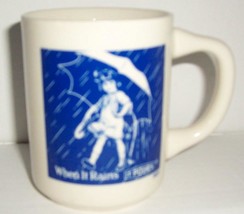 (1) 1921 &quot;When It Pours It Rains&quot; Morton Salts Classic Umbrella Girl Coffee Mug - £21.21 GBP