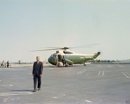 President John F. Kennedy lands at rooftop helipad Beverly Hilton New 8x10 Photo - £6.58 GBP