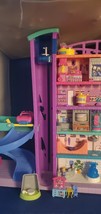 Polly Pocket Pollyville Mega Mall Playset Convertible Car #2 - $563.13 MXN