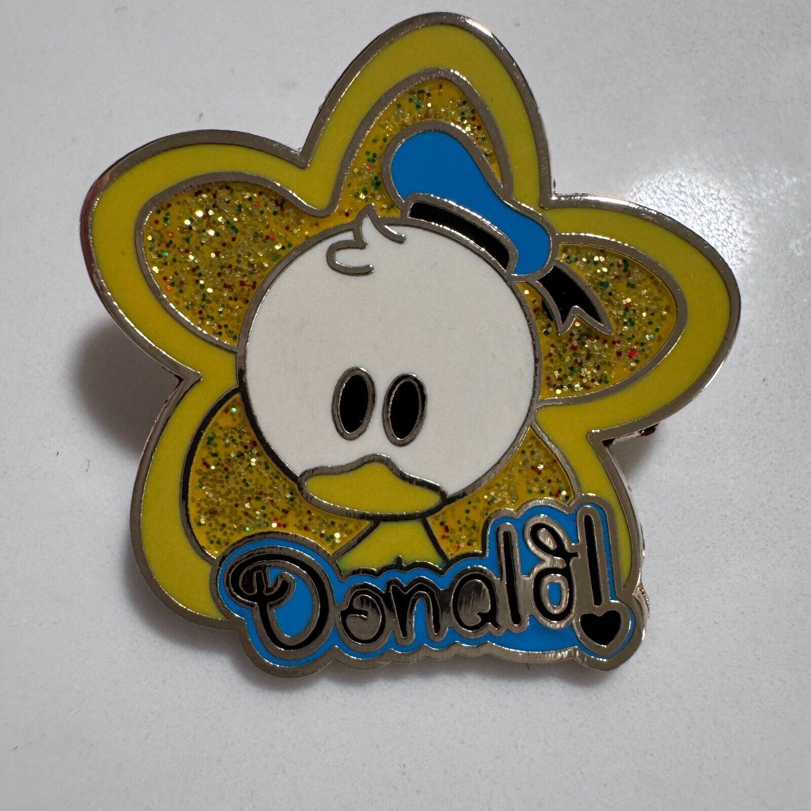 Disney Donald Duck Flower Glitter LE Pin 2007 - $11.87