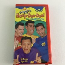 The Wiggles VHS Tape Hoop Dee Doo Wiggly Party Sing Along Songs Vintage 2001 - £12.60 GBP