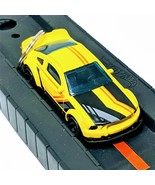 Hot Wheels HW Dream Garage Yellow 2005 Ford Mustang 1:64 Diecast Keychai... - €9,28 EUR