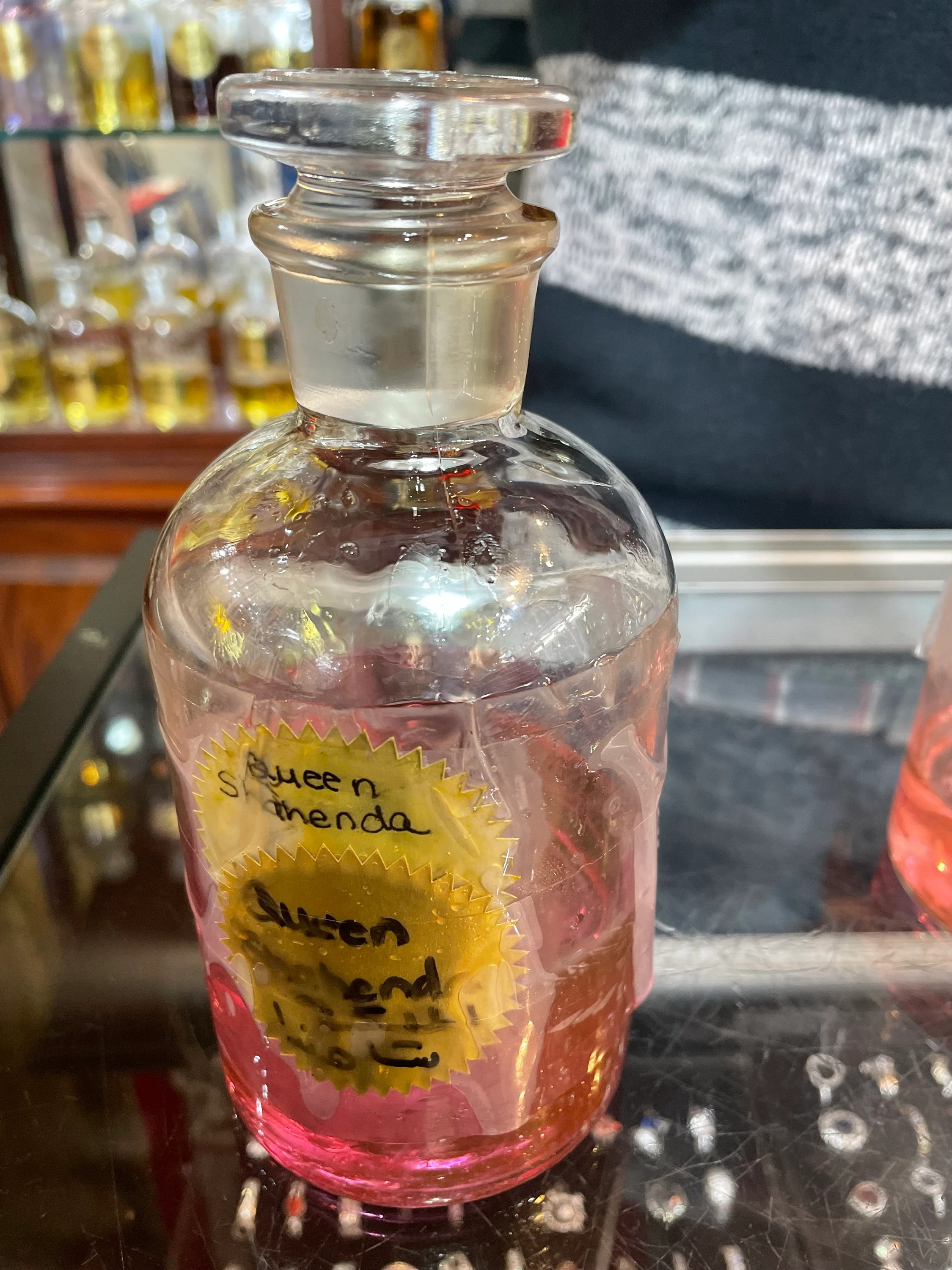 Luxor 3ml Queen Shahenda (Queen of Rain) Attar Oil+++Free Bar Soap Set I... - €10,41 EUR
