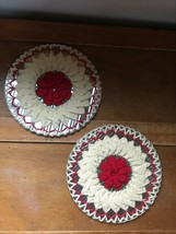 Vintage Lot of Crocheted Cream &amp; Red Flower Cover Lightweight Metal Plates Trive - £11.71 GBP