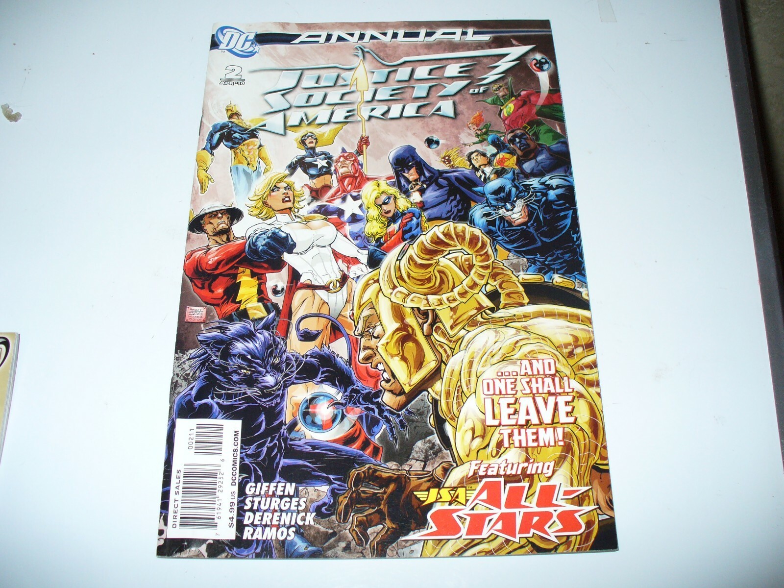 Justice Society of America #2 JSA Comic Book  April 2010 DC - $1.98