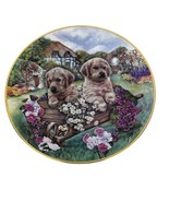 Hamilton Collection Cottage Puppies &quot;Little Gardeners&quot; Plate Karen George - $278.12 MXN