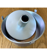 Vintage WEAR-EVER 2 Piece Aluminum ANGEL FOOD Pan 9” X 3 1/2&quot;. USA Made - $41.01 CAD