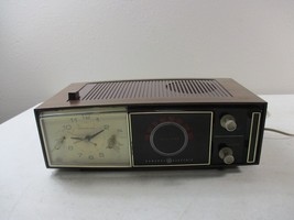 Vintage General Electric Solid State Alarm Clock AM Radio C-555A works nice - £42.85 GBP